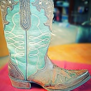 Ariat Cowgirl Boots.